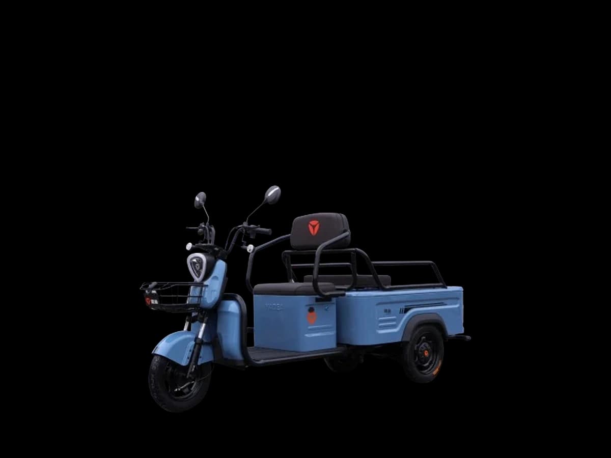 Triciclo eléctrico de carga YADEA F110B en azul, vista de tres cuartos
