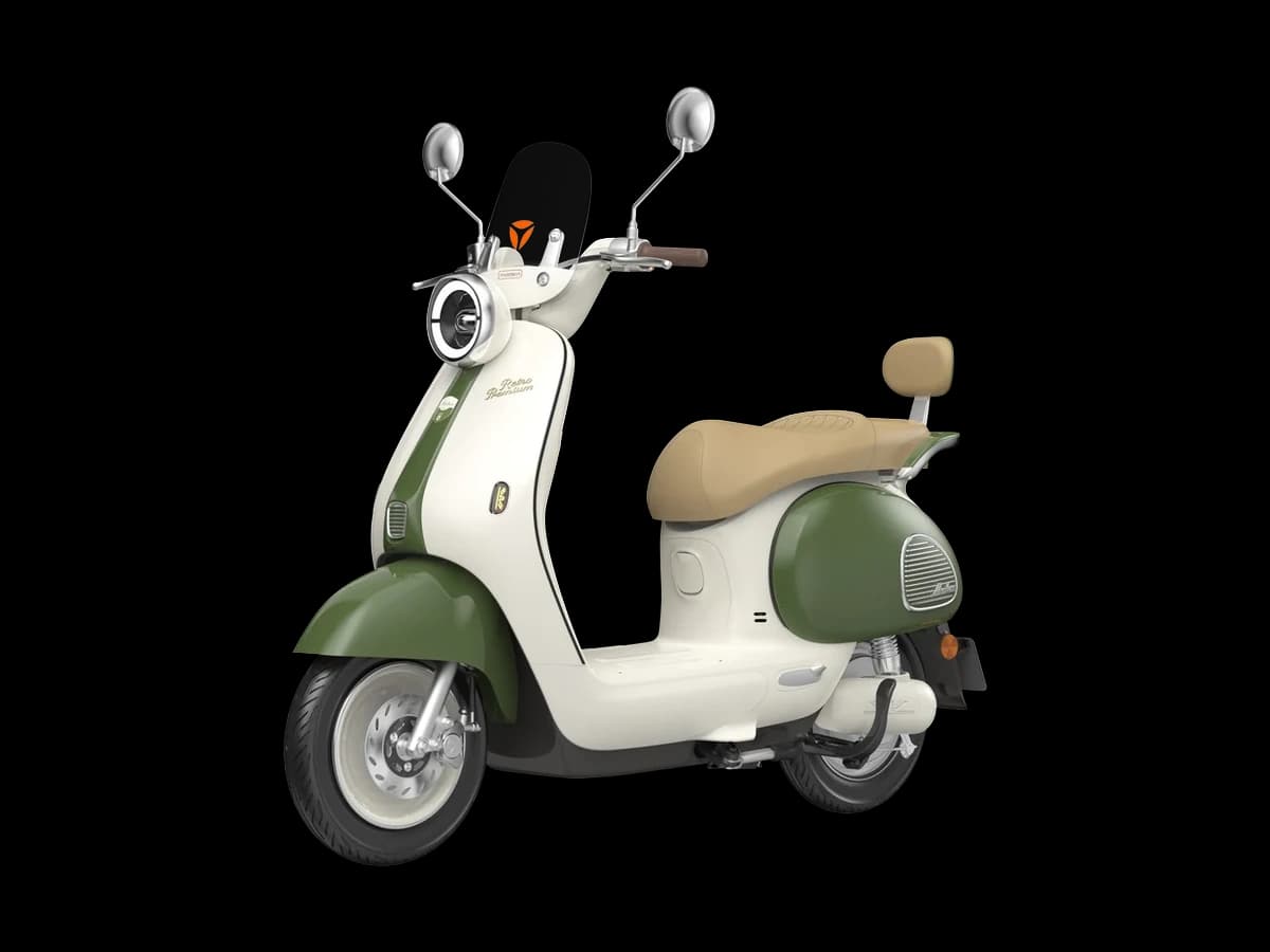Bicimoto eléctrica YADEA OVA en verde y hueso, vista de tres cuartos